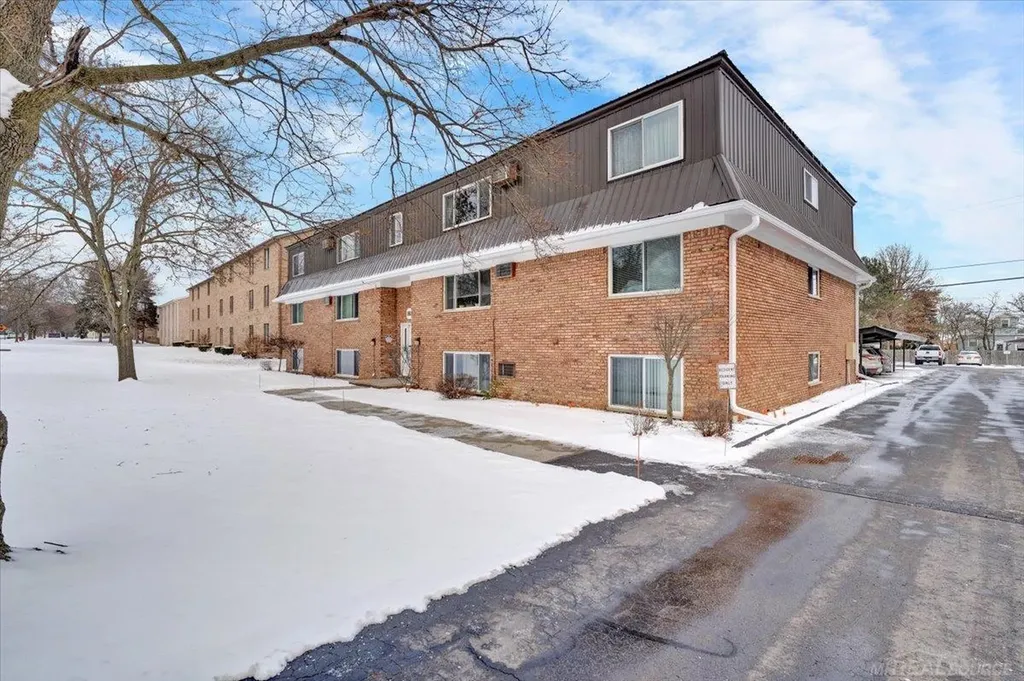1617 S Riverside Ave C-18 #4 Avenue St. Clair City MI 48079