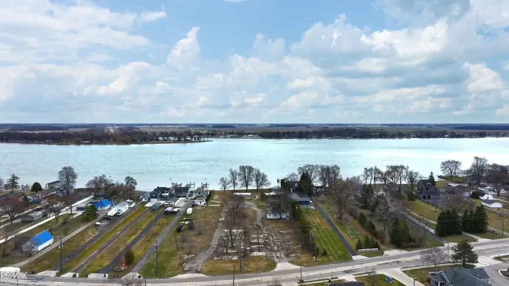 6609 S Parker Street Marine City City MI 48039