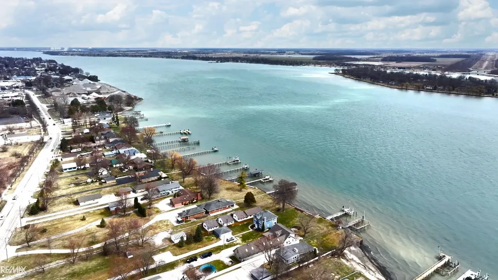 6609 S Parker Street Marine City City MI 48039