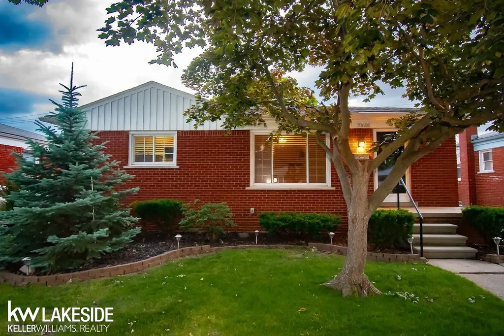 21606 Arrowhead Street St. Clair Shores City MI 48082