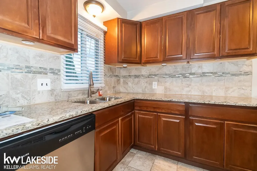 21606 Arrowhead Street St. Clair Shores City MI 48082