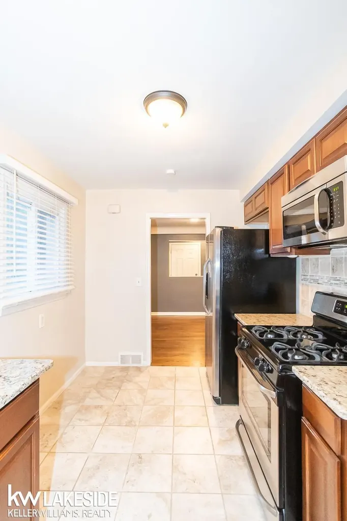21606 Arrowhead Street St. Clair Shores City MI 48082