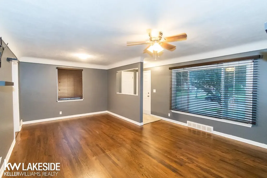 21606 Arrowhead Street St. Clair Shores City MI 48082