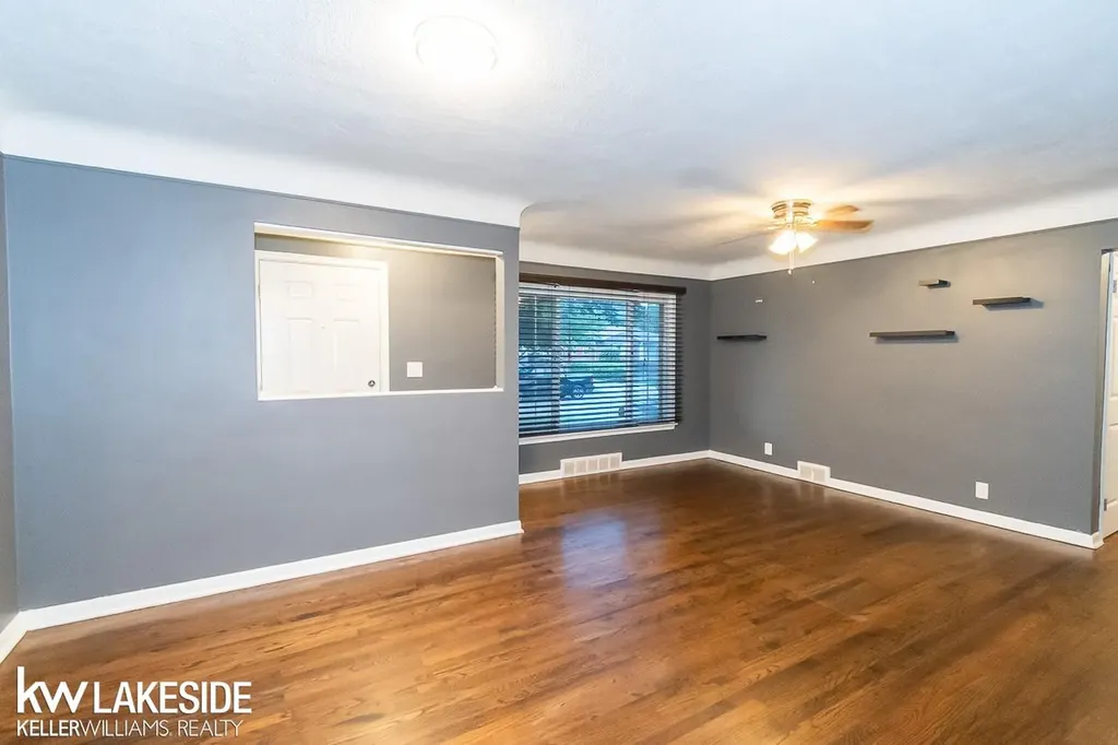 21606 Arrowhead Street St. Clair Shores City MI 48082