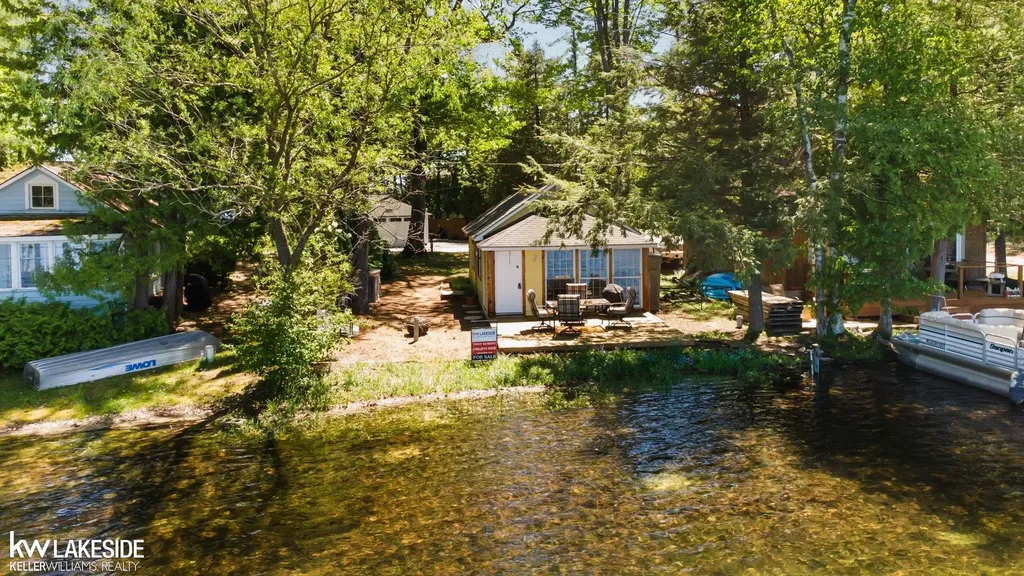 2603 Crescent Shores Drive Traverse City City MI 49685