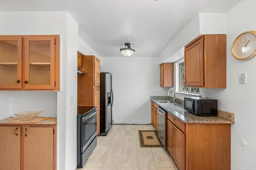 29265 Hayes Road Warren City MI 48088