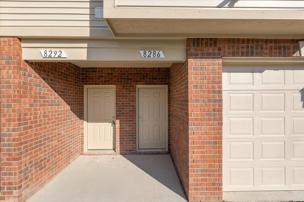 8292 Heywood Circle Sterling Heights City MI 48312