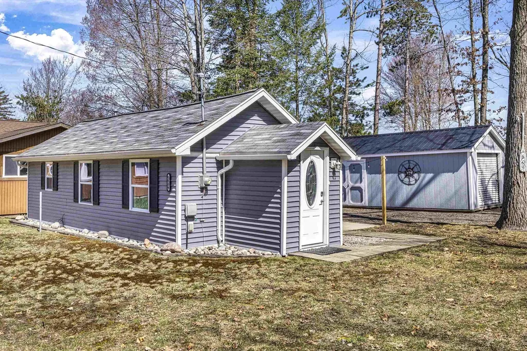 1604 E Houghton Lake Drive Denton Township MI 48629
