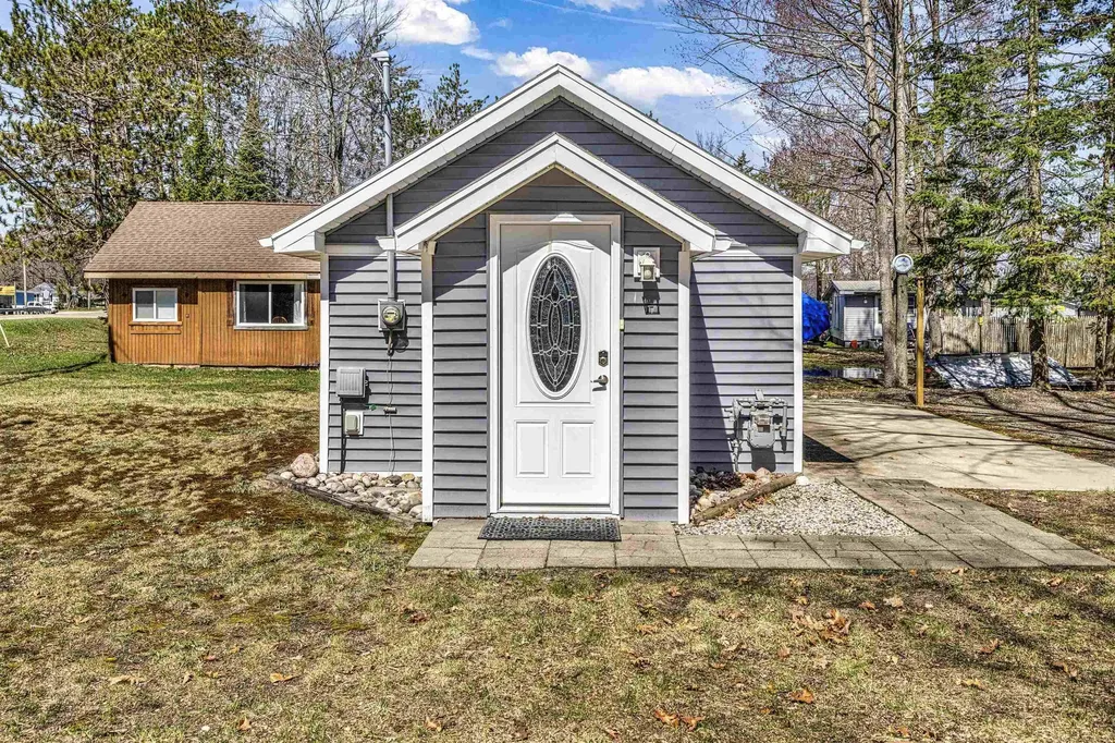 1604 E Houghton Lake Drive Denton Township MI 48629