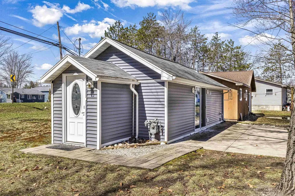 1604 E Houghton Lake Drive Denton Township MI 48629