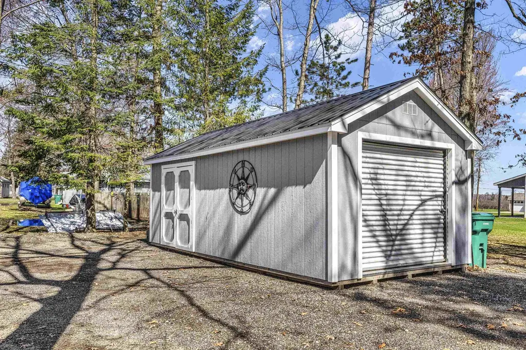 1604 E Houghton Lake Drive Denton Township MI 48629