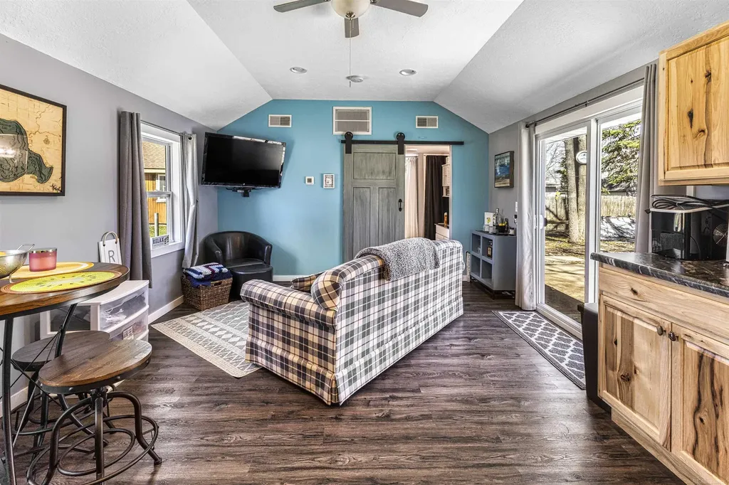 1604 E Houghton Lake Drive Denton Township MI 48629