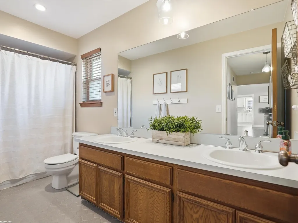 45784 Georgetown Drive Macomb Township MI 48044