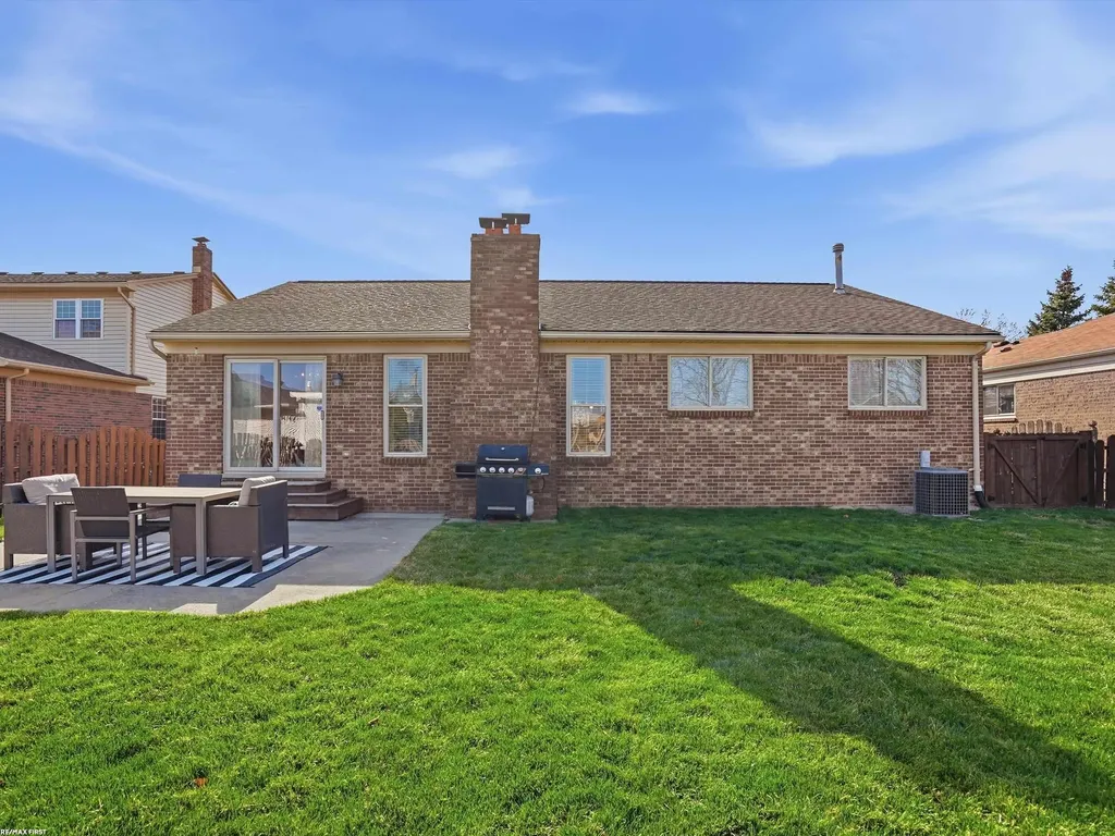 45784 Georgetown Drive Macomb Township MI 48044