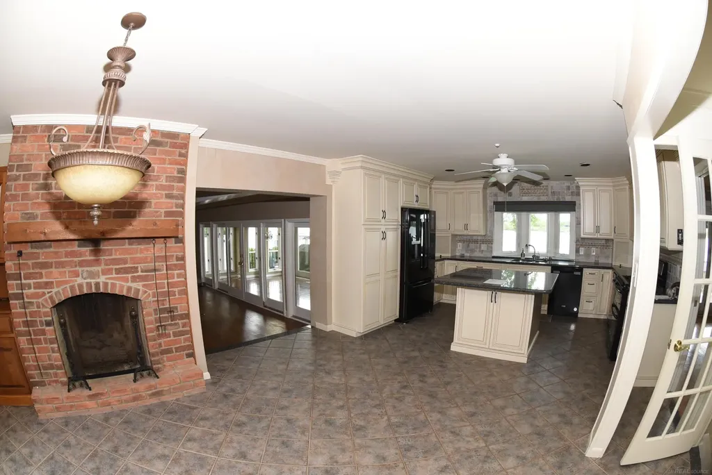 4243 River Road East China Township MI 48054