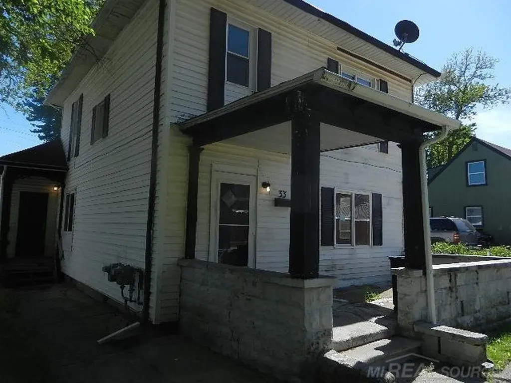 33 Parkview Avenue Mt. Clemens City MI 48043