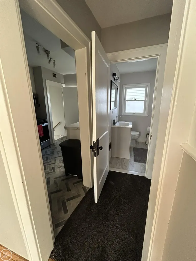 22138 Brittany Avenue Eastpointe City MI 48021