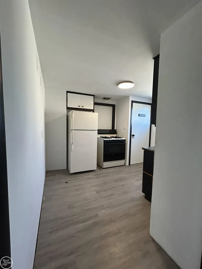 22138 Brittany Avenue Eastpointe City MI 48021