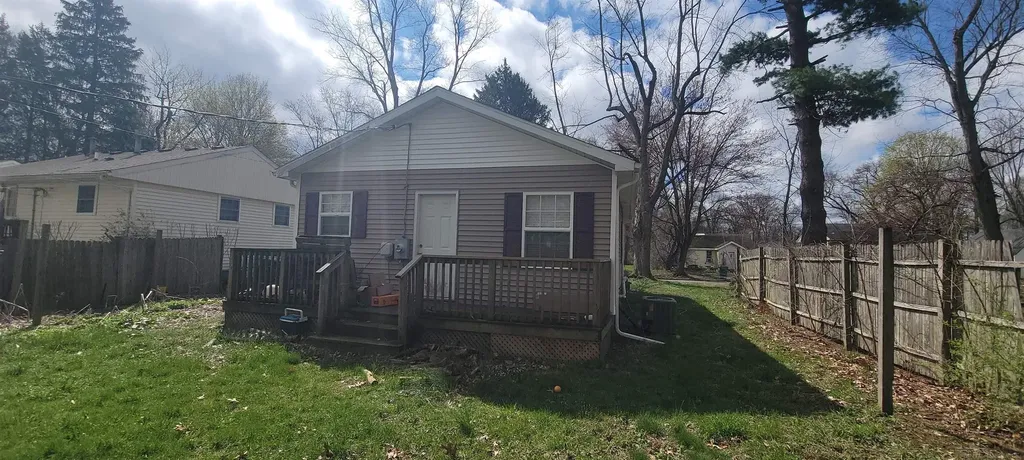 1621 Maple Street Niles City MI 49120