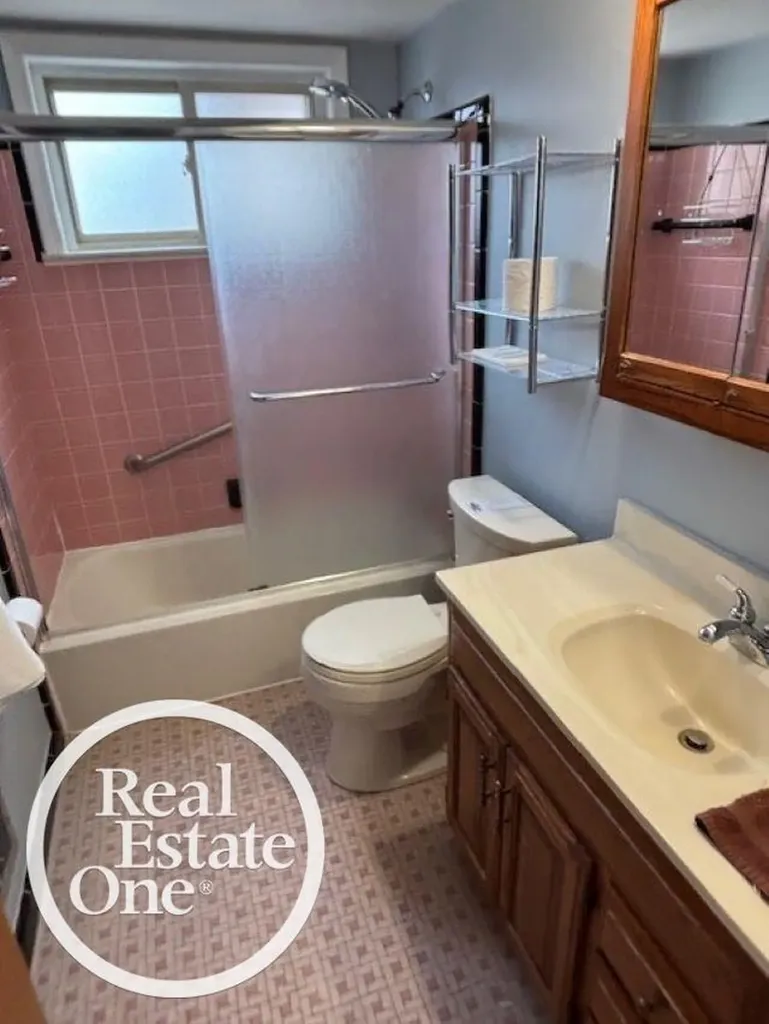 22943 Masonic Boulevard St. Clair Shores City MI 48082