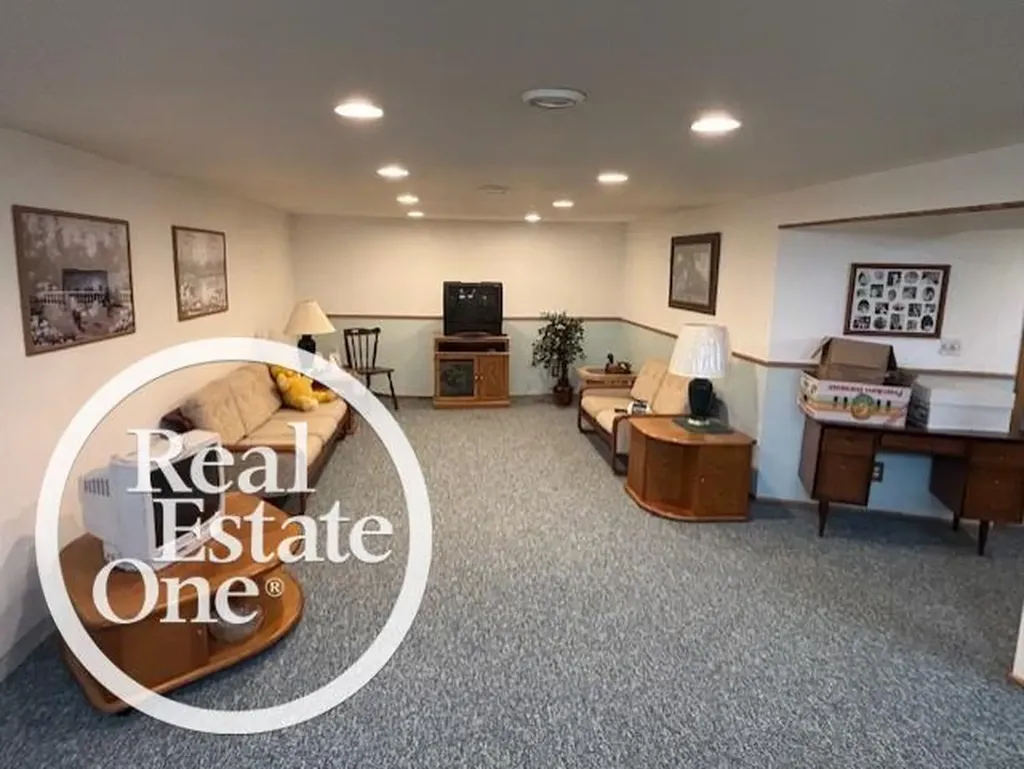 22943 Masonic Boulevard St. Clair Shores City MI 48082