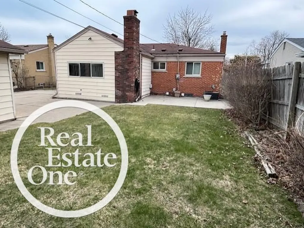 22943 Masonic Boulevard St. Clair Shores City MI 48082