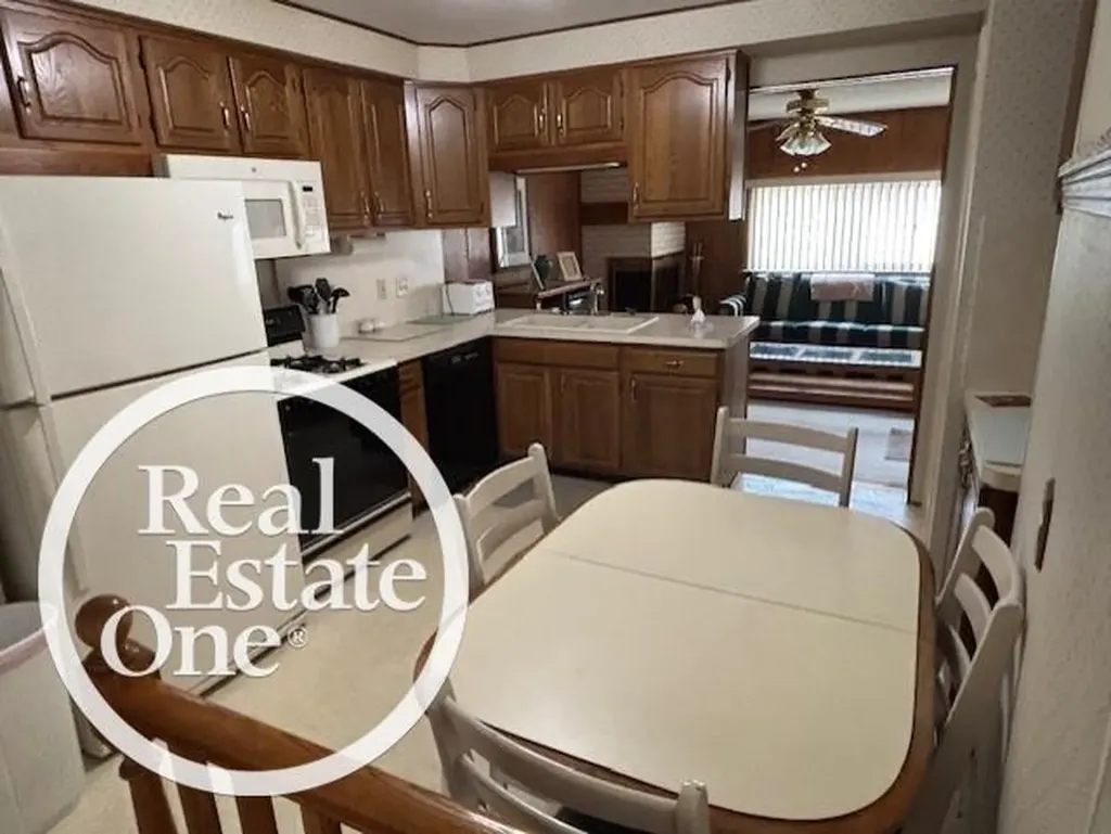 22943 Masonic Boulevard St. Clair Shores City MI 48082