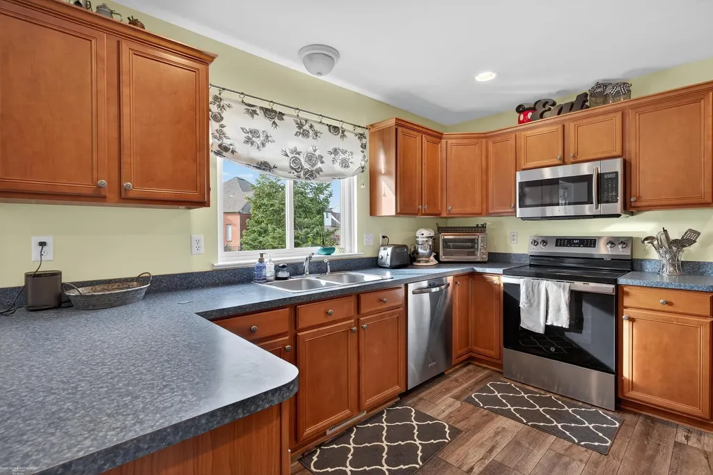 22191 International Lane Macomb Township MI 48044