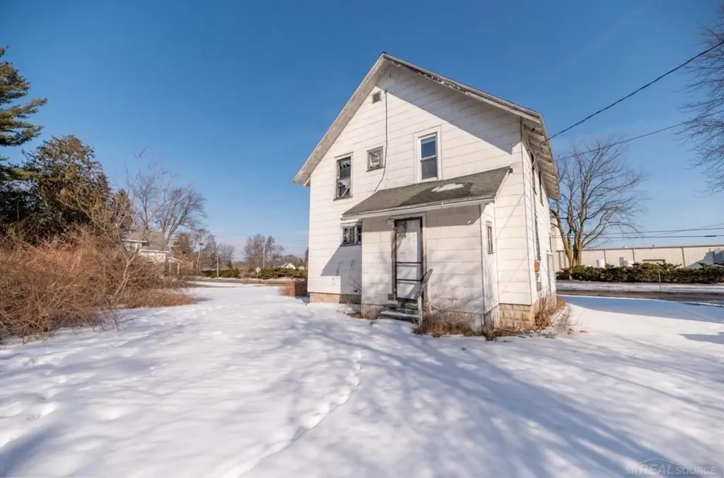 535 Republic Avenue Alma City MI 48801