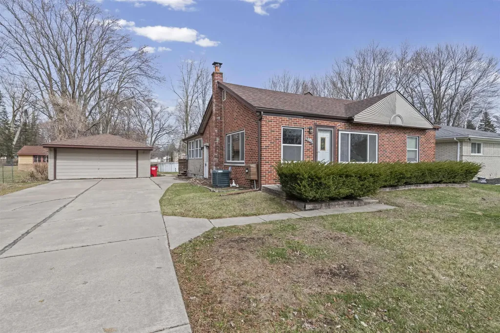 26595 Hickler Lane Harrison Charter Township MI 48045