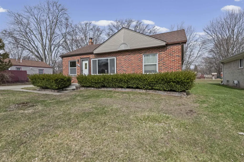 26595 Hickler Lane Harrison Charter Township MI 48045