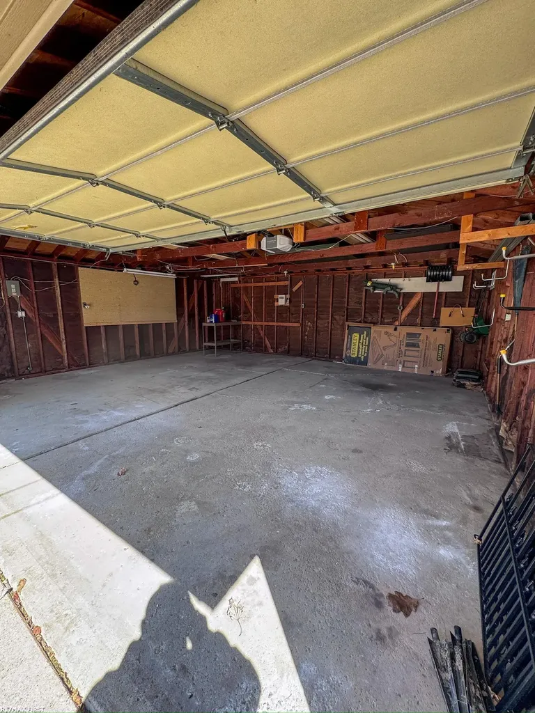 19389 Roscommon Street Harper Woods City MI 48225