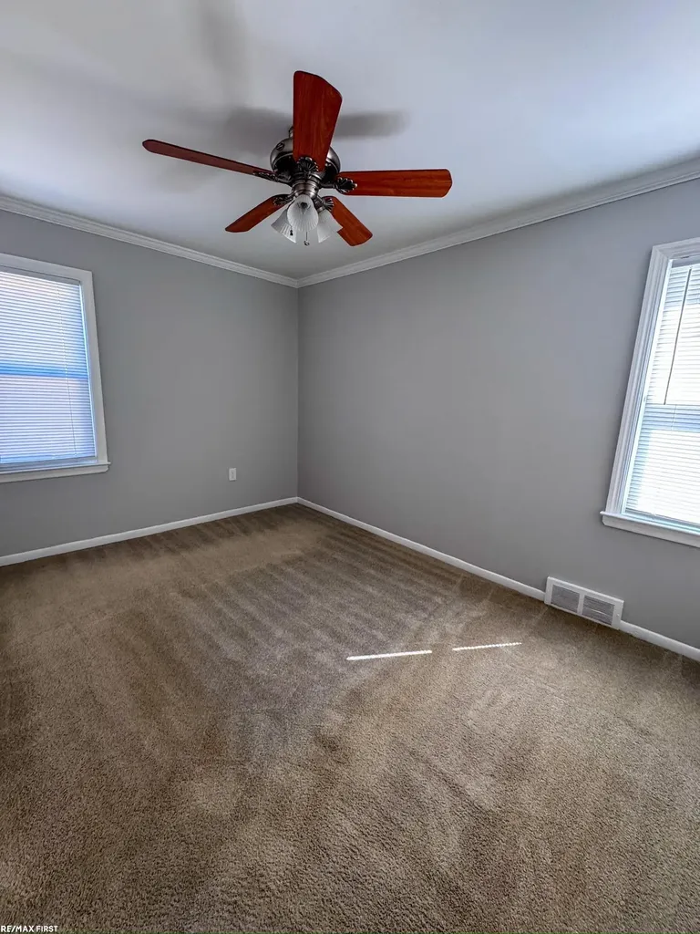 19389 Roscommon Street Harper Woods City MI 48225