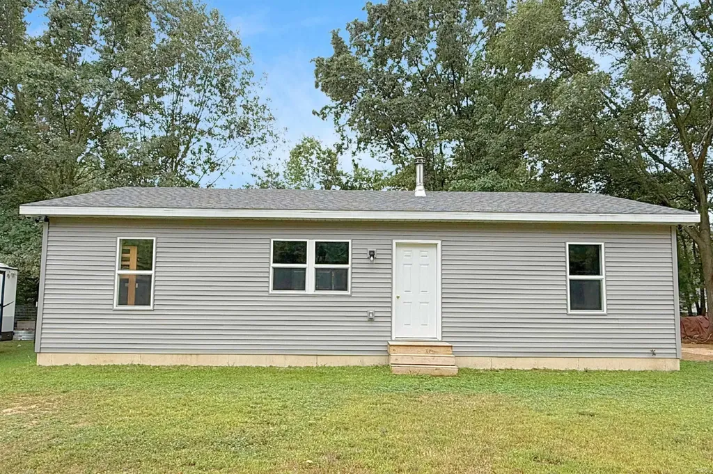 8659 Wood View Drive Garfield Township MI 48632