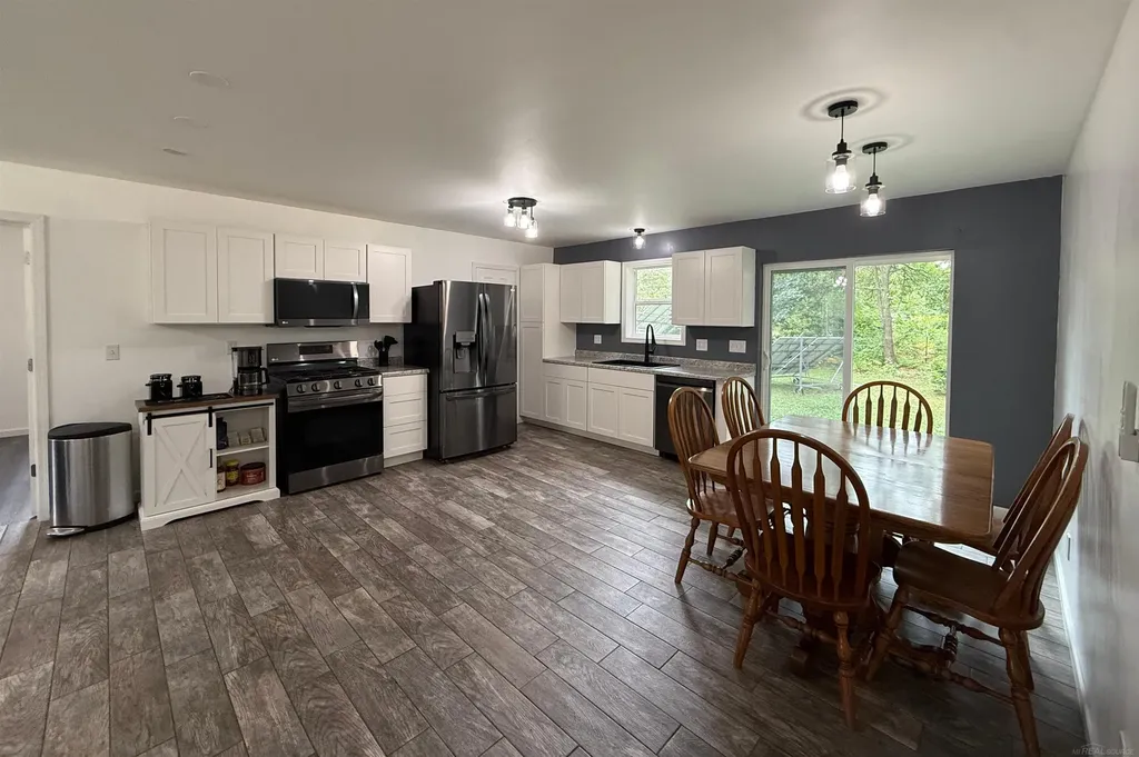 8659 Wood View Drive Garfield Township MI 48632