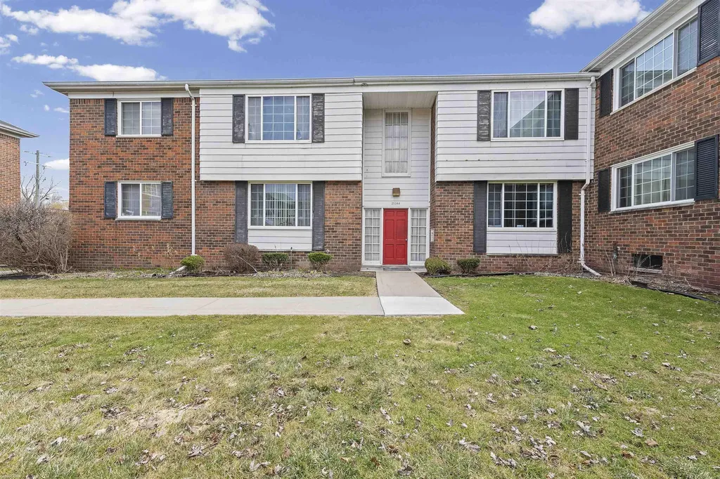 25344 Shiawassee Circle Southfield City MI 48033