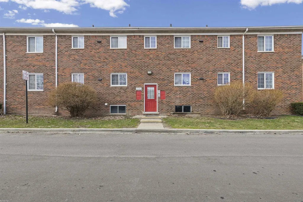25344 Shiawassee Circle Southfield City MI 48033