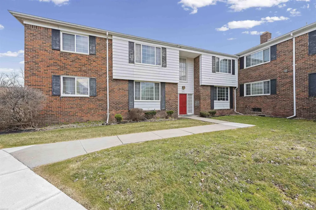 25344 Shiawassee Circle Southfield City MI 48033