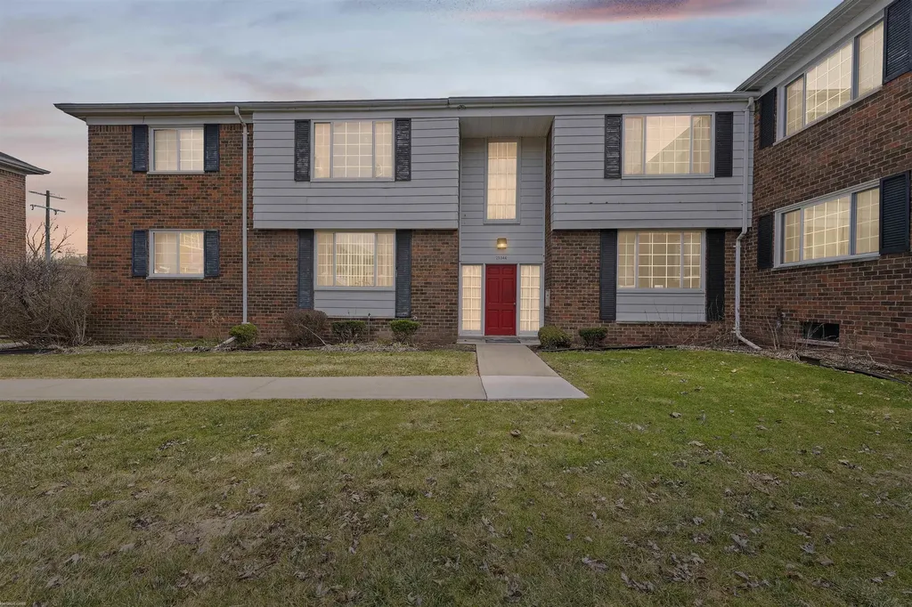25344 Shiawassee Circle Southfield City MI 48033