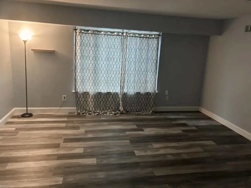25344 Shiawassee Circle Southfield City MI 48033
