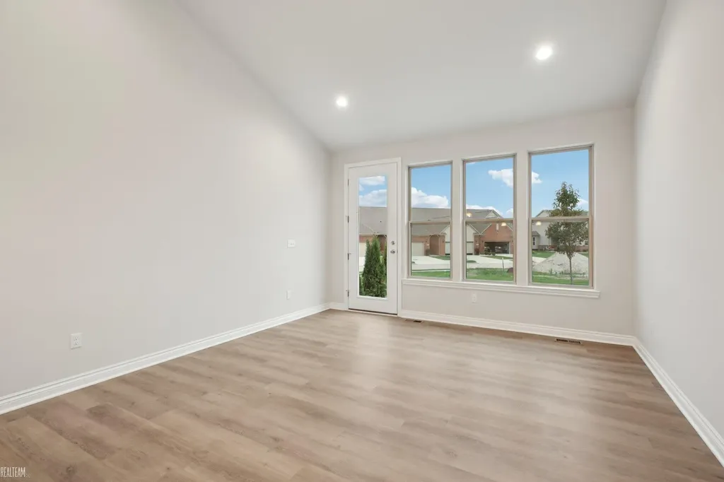 48854 Birmingham Drive Chesterfield Township MI 48047