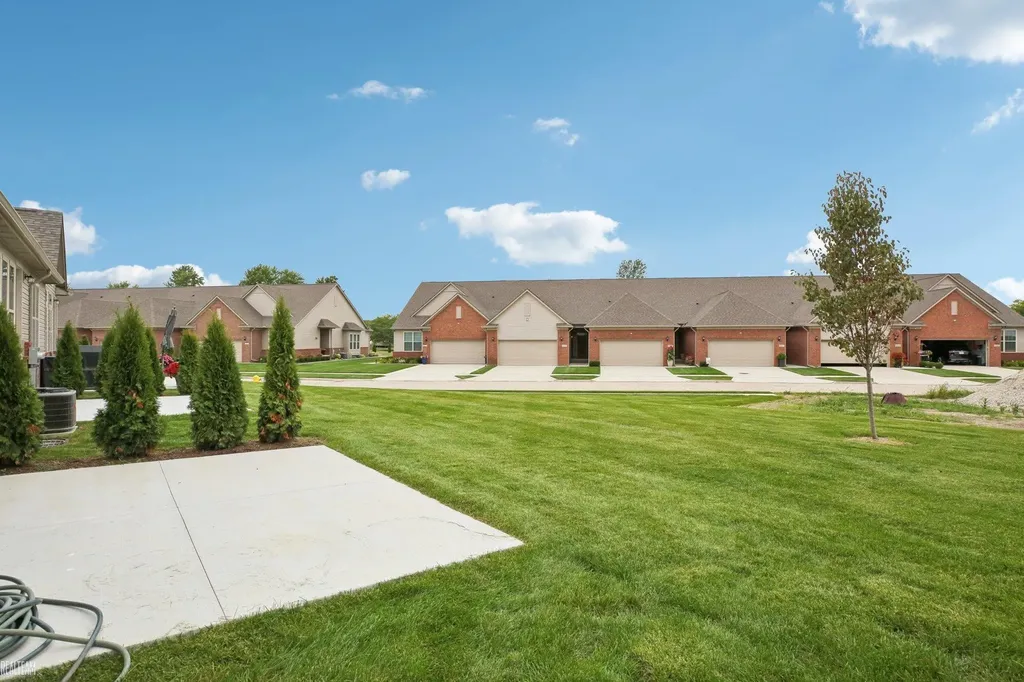 48854 Birmingham Drive Chesterfield Township MI 48047
