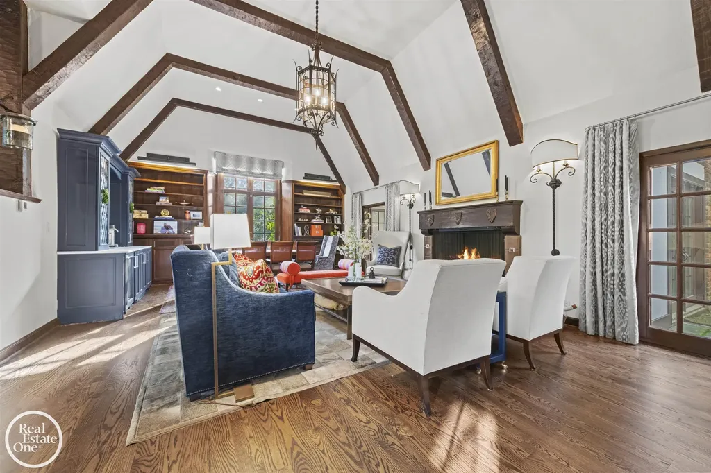242 Lewiston Road Grosse Pointe Farms City MI 48236