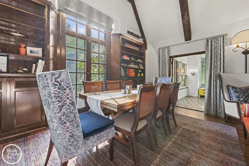 242 Lewiston Road Grosse Pointe Farms City MI 48236