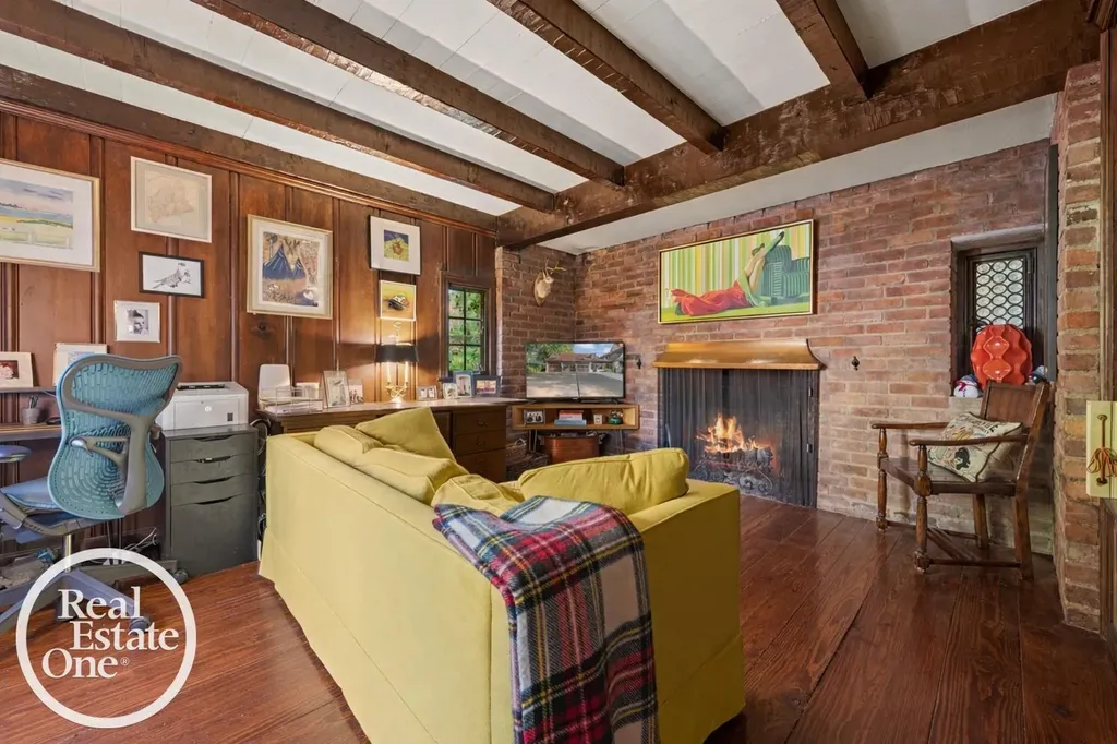 242 Lewiston Road Grosse Pointe Farms City MI 48236