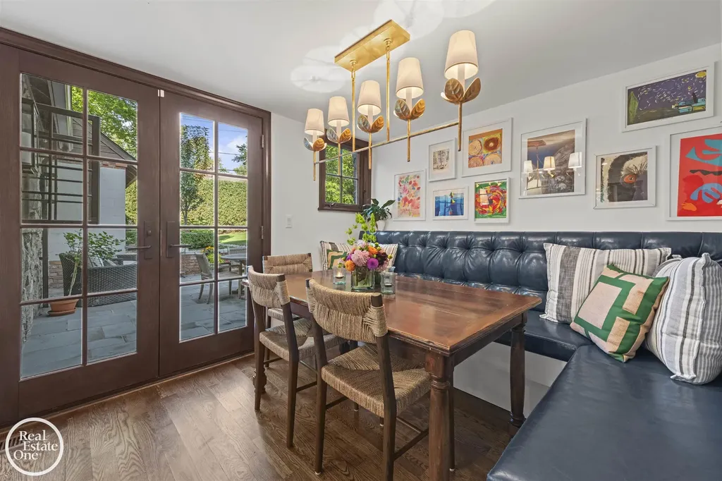 242 Lewiston Road Grosse Pointe Farms City MI 48236