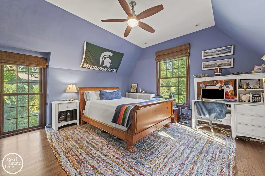242 Lewiston Road Grosse Pointe Farms City MI 48236