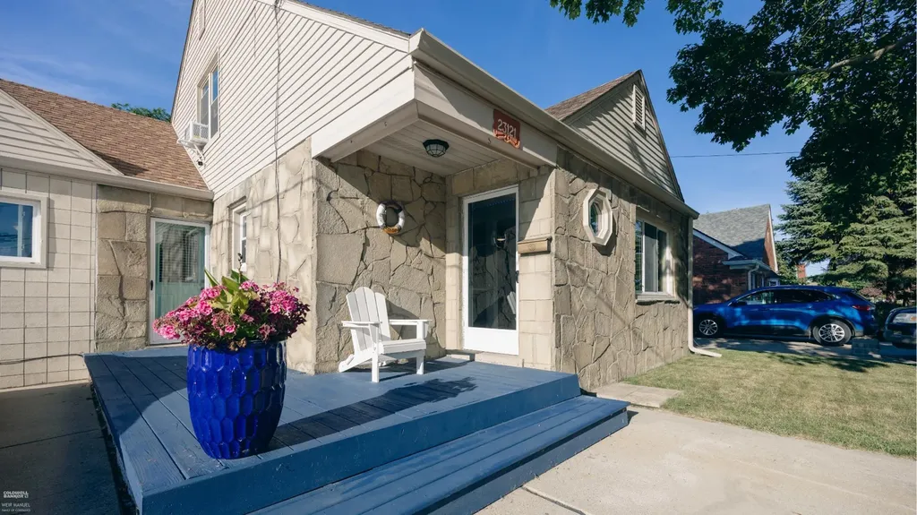 23121 Liberty Street St. Clair Shores City MI 48080