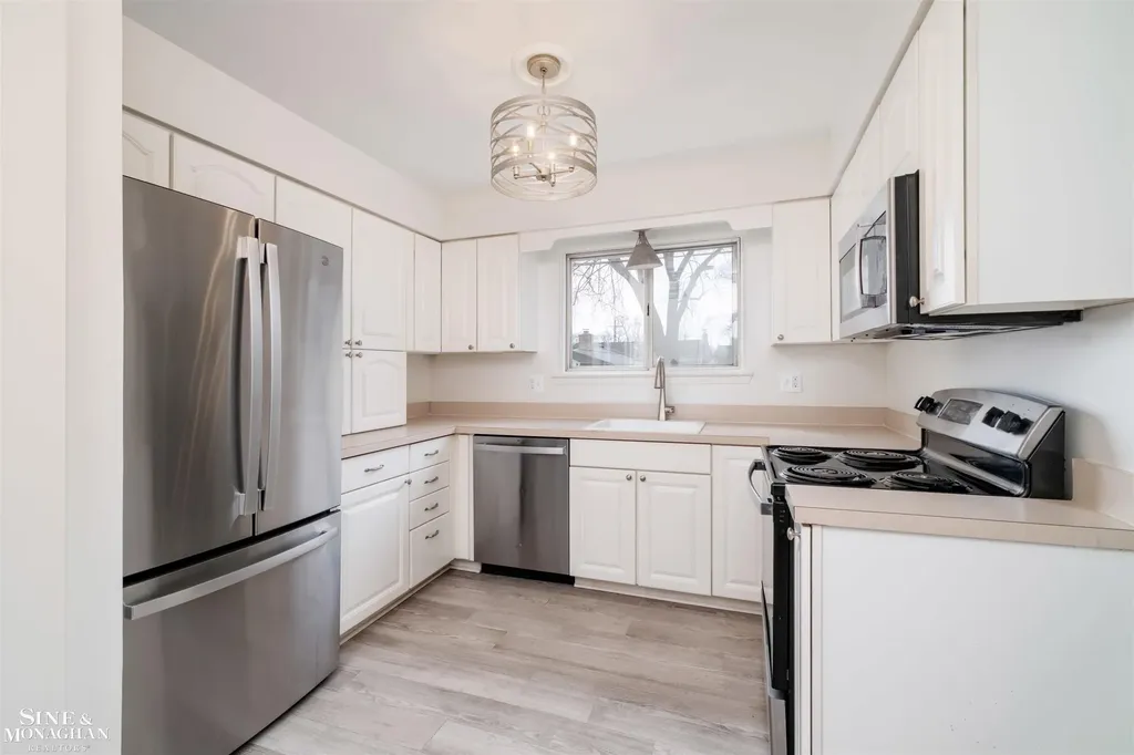 22826 Shoreview Court St. Clair Shores City MI 48082