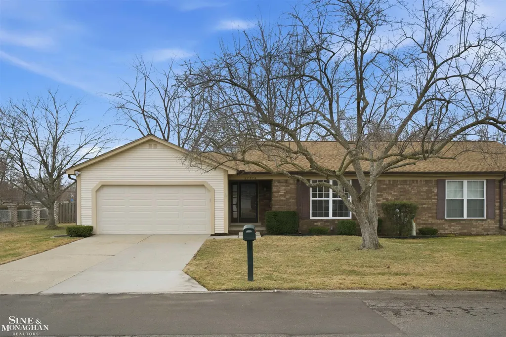 22826 Shoreview Court St. Clair Shores City MI 48082